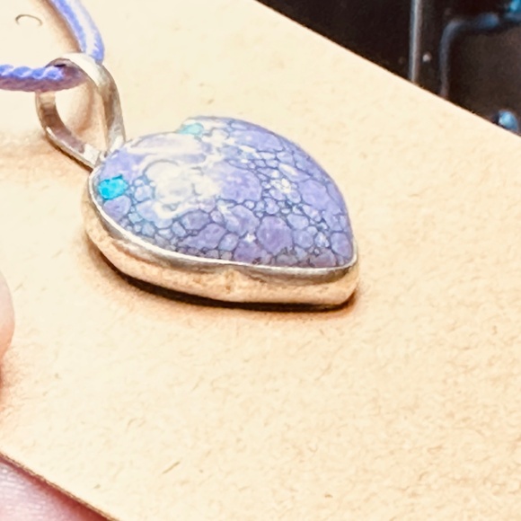 925 Sterling Silver Plated Purple w/Little Blue Howlite Heart Pendant Dyed EUC - Picture 7 of 12